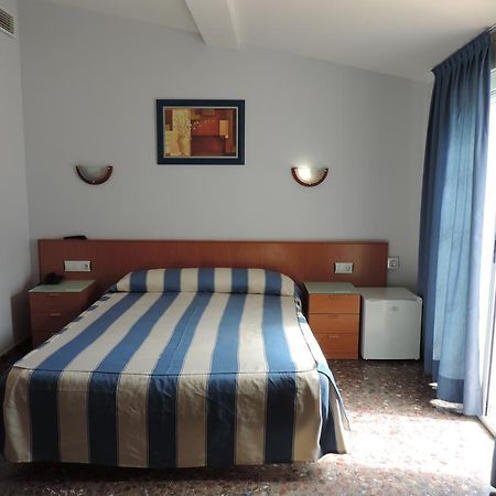Hotel Costa San Antonio Кульера Экстерьер фото