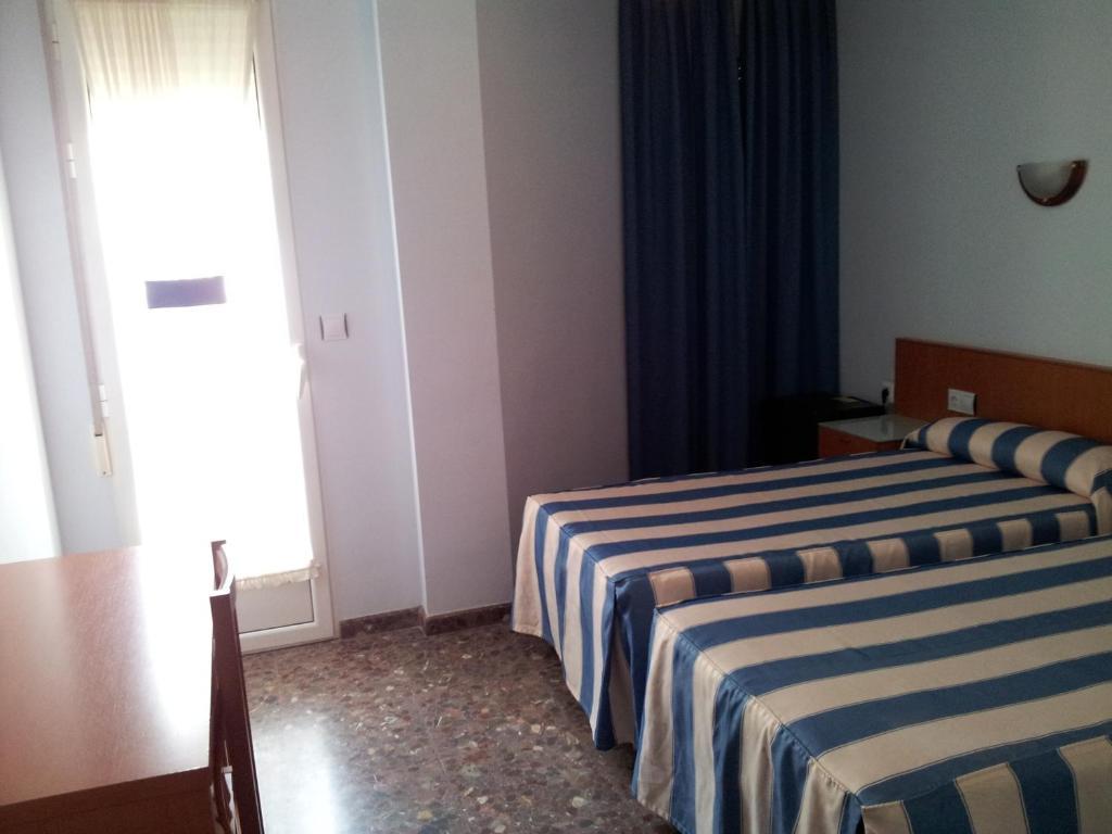 Hotel Costa San Antonio Кульера Экстерьер фото