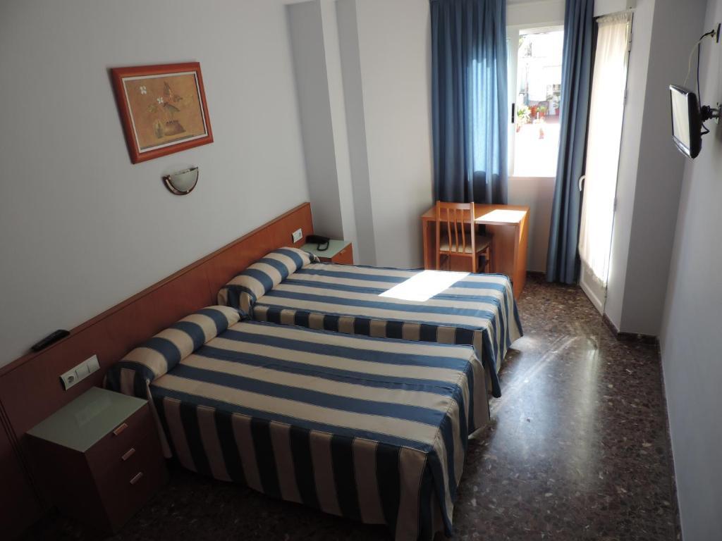 Hotel Costa San Antonio Кульера Экстерьер фото