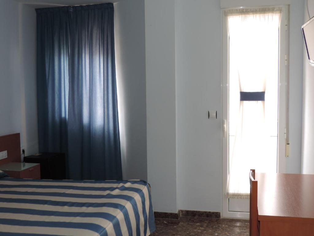 Hotel Costa San Antonio Кульера Экстерьер фото