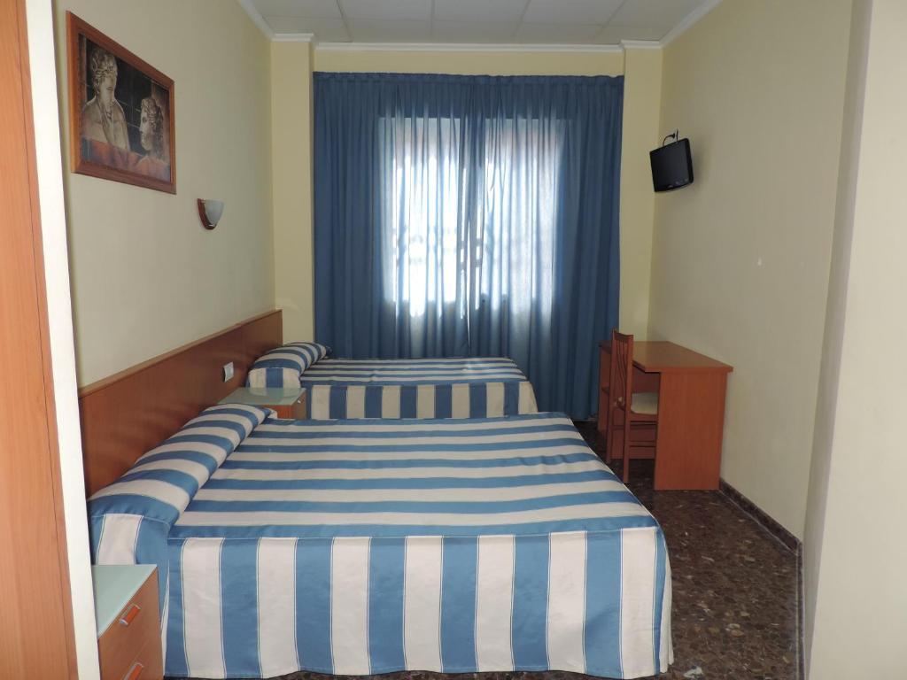 Hotel Costa San Antonio Кульера Экстерьер фото